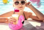 Porte gobelet piscine - Liste des modèles originaux – Jeu enfant et apéro comparatif détente piscine guide spécialisé