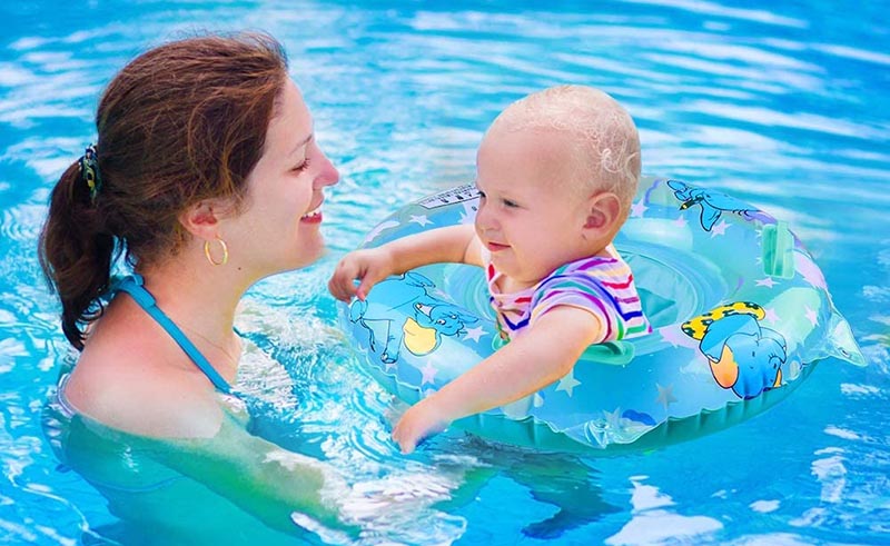 Siège bébé piscine