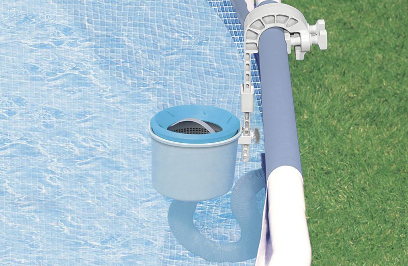 Skimmer de surface tous le matériel pour traiter l'eau d'une piscine - Guide test produit, explication et comparatif